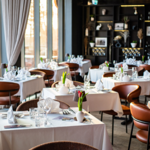 Naistepäeva õhtusöök koos joogipaketiga restoranis Raimond 7. märtsil kell 18.00